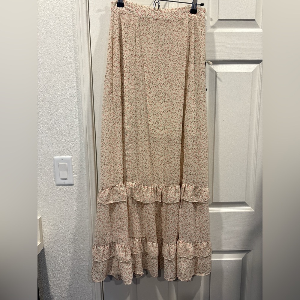 Elegant Floral Cream Maxi Skirt